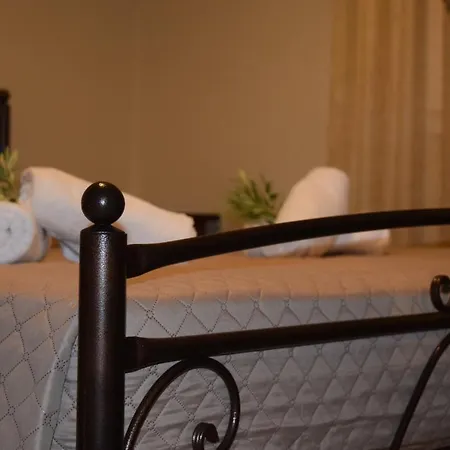 Garden's Λεπτοκαρυά