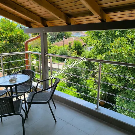 Βίλα Garden's Λεπτοκαρυά