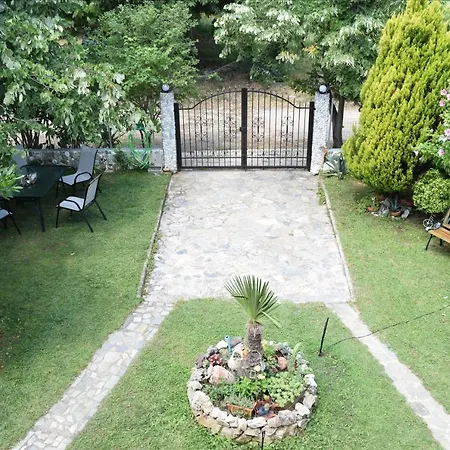 Garden's * Leptokaryá